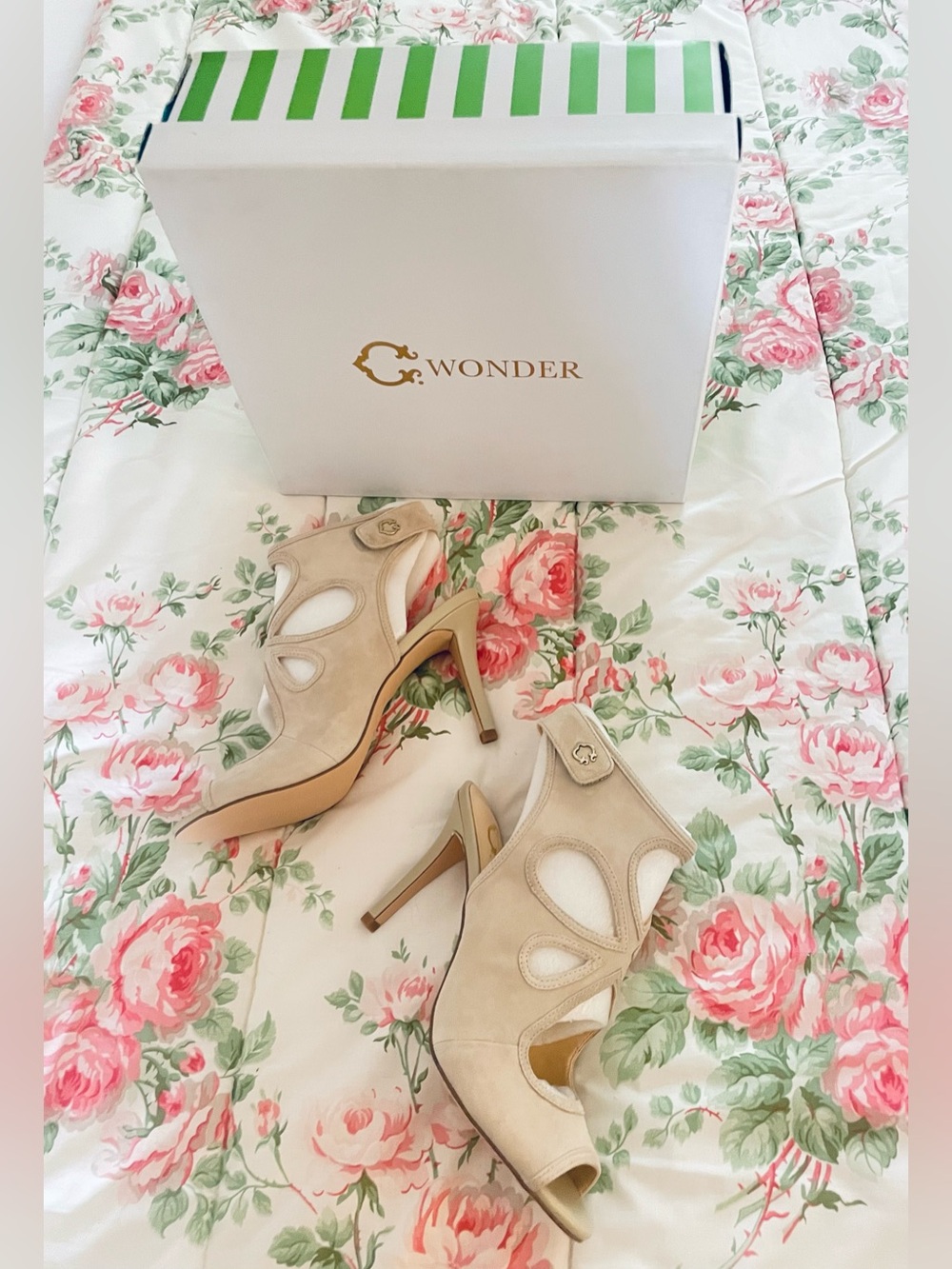 NIB C.Wonder Peep Toe Stiletto Bootie Tan Suede w Tear Drop Cut Out Sz 7.5
